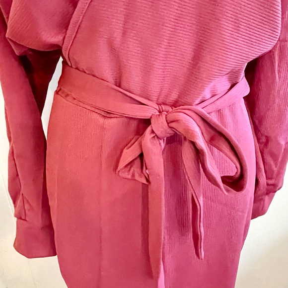 Ladies MIDI long sleeve faux wrap dress with removable belt. Size S. - Picture 7 of 9